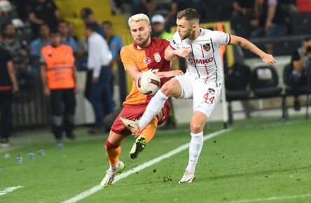 Alexandru Maxim R of Gaziantep FK and Victor Nelsson of Galatasaray during the Turkish Super league football match between Gaziantep FK and Gaatasaray at Kalyon Stadium in Gaziantep , Turkey on September 02 , 2023.  Photo by Seskimphoto  PUBLICATIONxNOTxINxTUR