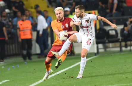 Alexandru Maxim R of Gaziantep FK and Victor Nelsson of Galatasaray during the Turkish Super league football match between Gaziantep FK and Gaatasaray at Kalyon Stadium in Gaziantep , Turkey on September 02 , 2023.  Photo by Seskimphoto  PUBLICATIONxNOTxINxTUR