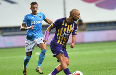 Ahmed Kutucu R of Eyupspor and Mislav Orsic L of Trabzonspor during the Turkish Super League match between Eyupspor and Trabzonspor at Kasimpasa Recep Tayyip Erdogan Stadium on September 1, 2024 in Istanbul, Turkey. Photo by Seskimphoto  Eyupspor v Trabzonspor - Turkish Super League PUBLICATIONxNOTxINxTUR