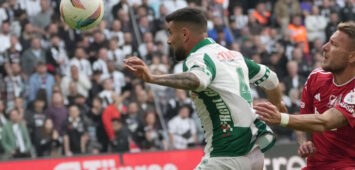 Ciro Immobile L of Besiktas and Adil Demirbag of Konyaspor during the Turkish Super League match between Besiktas and Konyaspor at Tupras Stadium on October 20, 2024 in Istanbul, Turkey. Istanbul Turkey Copyright: xSeskimphotox Besiktas-Konyaspor-201024 109